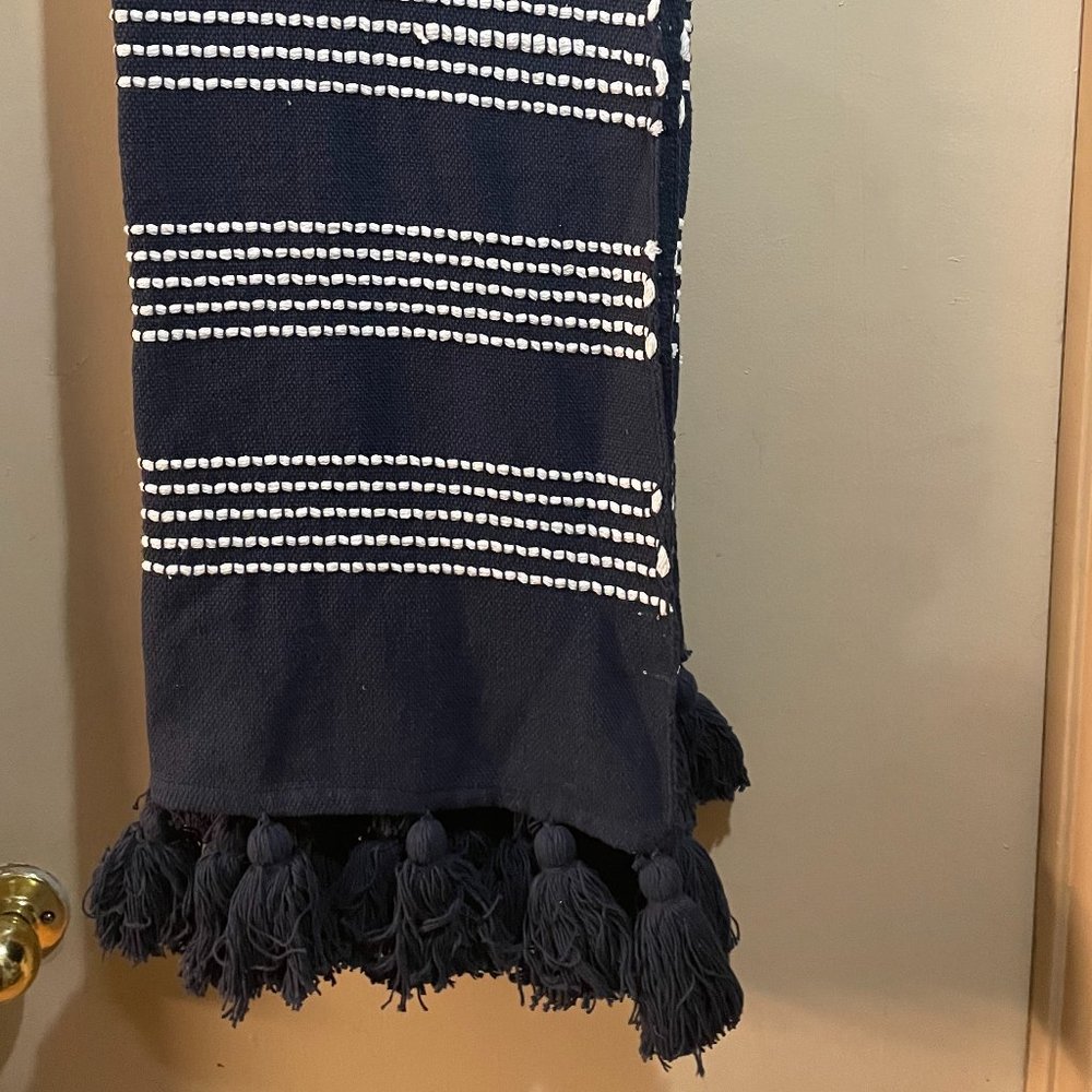 LUXE EDEN THROW 50" X 60" 100% COTTON IH-Home NAVY/White Tassels NEW